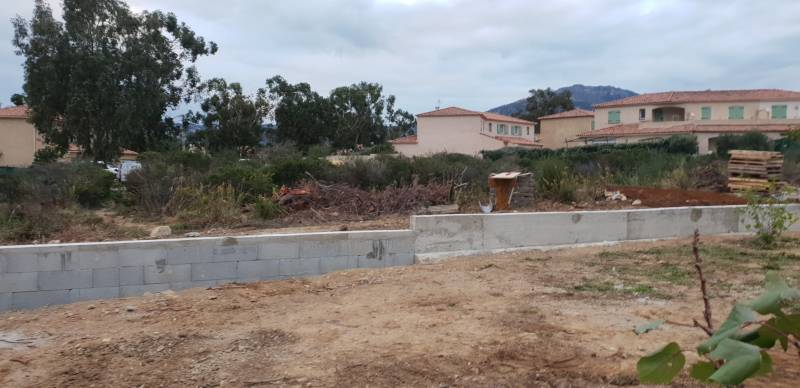 Les regles a respecter pour cloturer un terrain a Aix en Provence