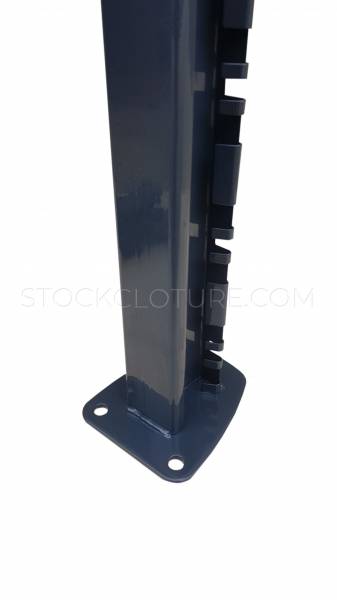 Poteau à encoches pour grillage rigide gris anthracite avec platine soudée